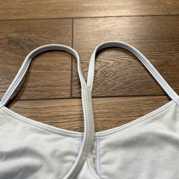 Lululemon Women's Flow Y Nulu Light Support Sports Bra, Size 6, Light Blue - Picture 3 of 9